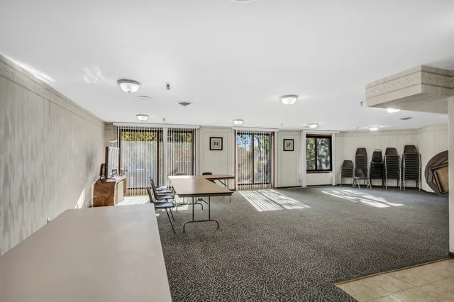 $285,000 | 7601 Lincoln Avenue, Unit 511, Skokie, IL 60077