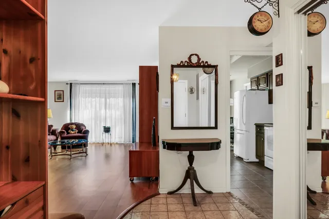 $285,000 | 7601 Lincoln Avenue, Unit 511, Skokie, IL 60077