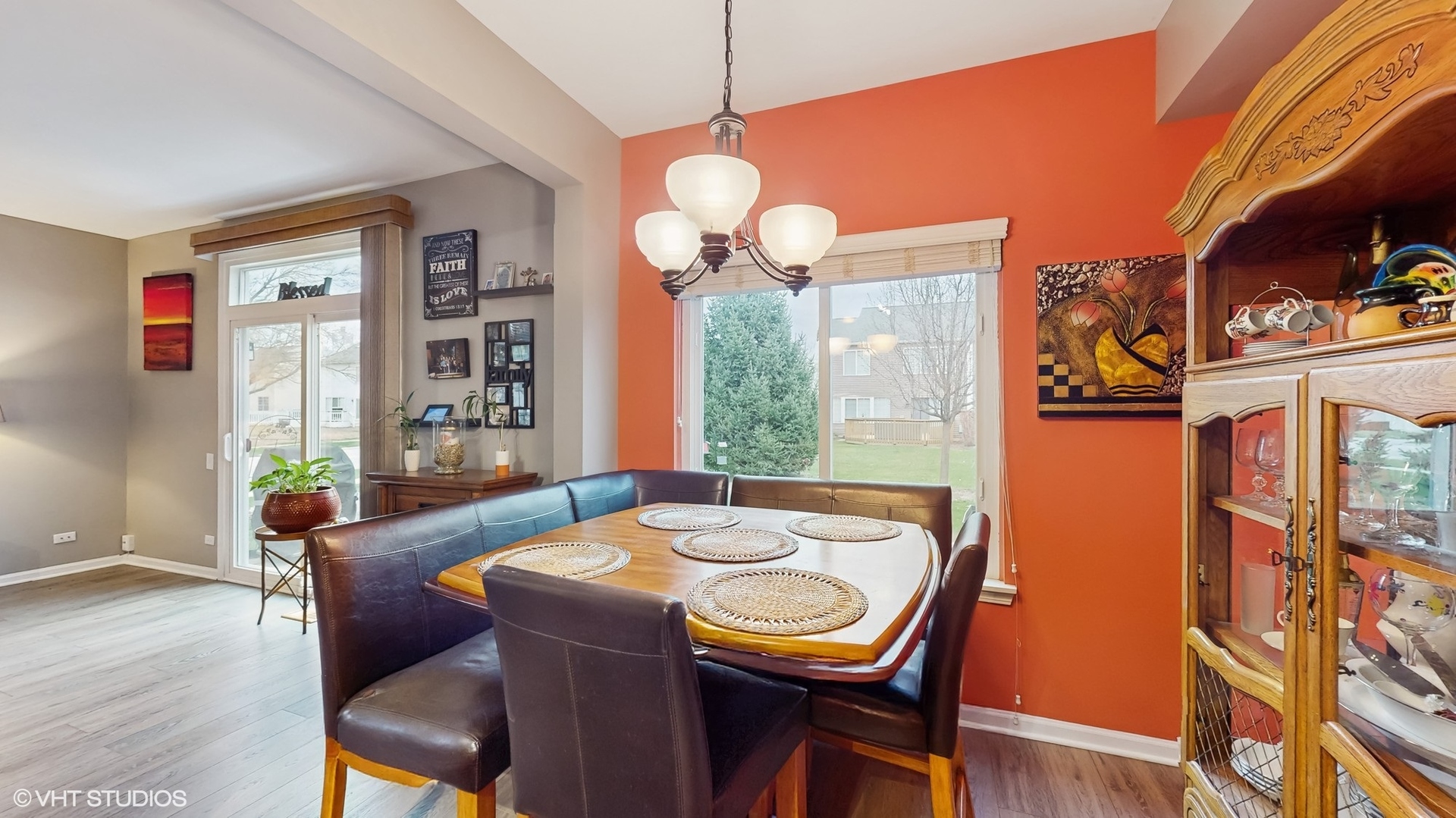 1501 Spaulding Road Bartlett, IL 60103 - Photo 9 of 28 a dining room with furniture and window