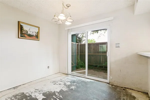 $129,900 | 713 Harbour Town Drive, Unit 1, Lake Dallas, TX 75065