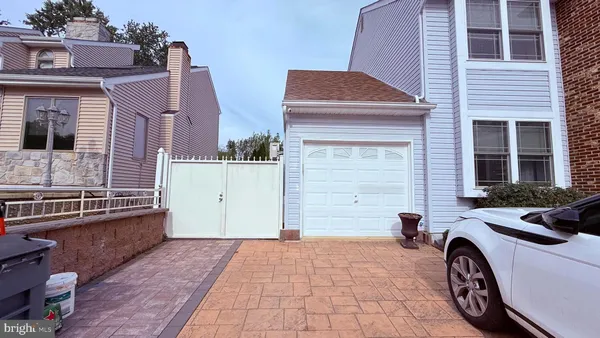 $1,049,900 | 8905 Springview Road, Philadelphia, PA 19115