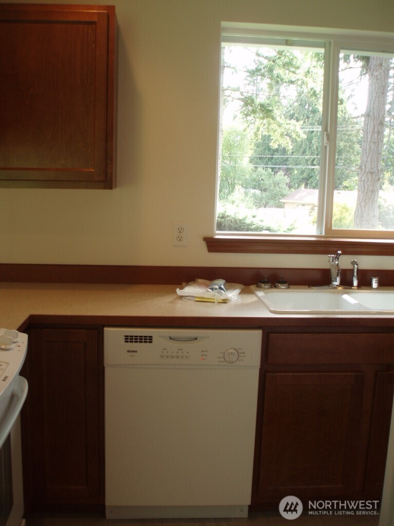 7223 Vandermark Road East Bonney Lake, WA 98391 - Photo 11 of 40