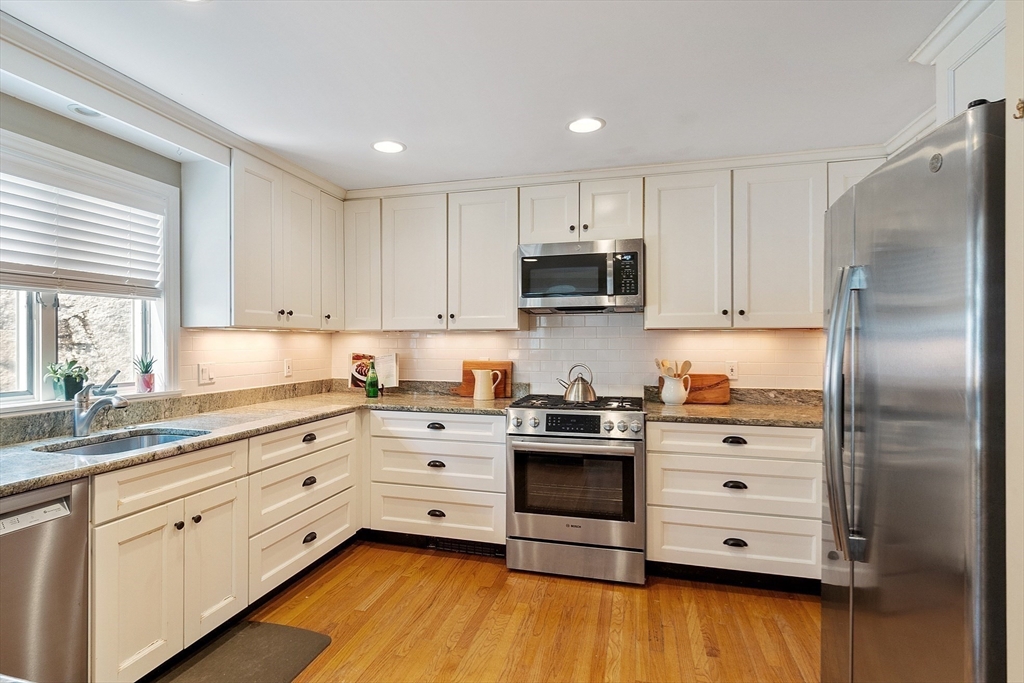 1 Doctors Run Rockport, MA 01966 - Photo 3 of 34