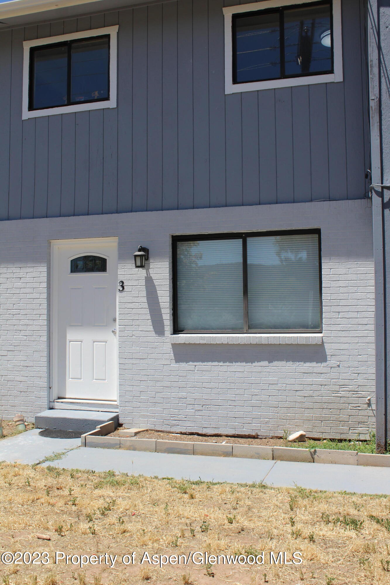 a view of a house entryway