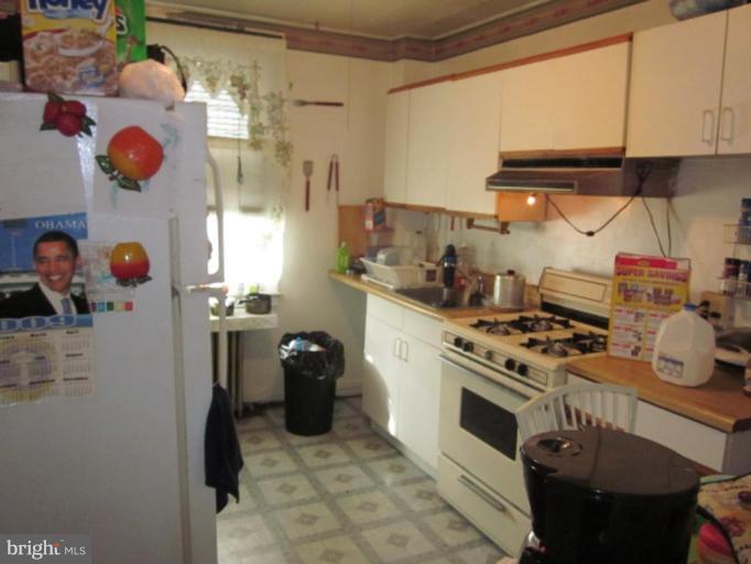 3577 Juneway Baltimore, MD 21213 - Photo 2 of 6 Kitchen