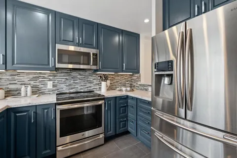 $1,150,000 | 18 Cape Hatteras Court, Redwood City, CA 94065