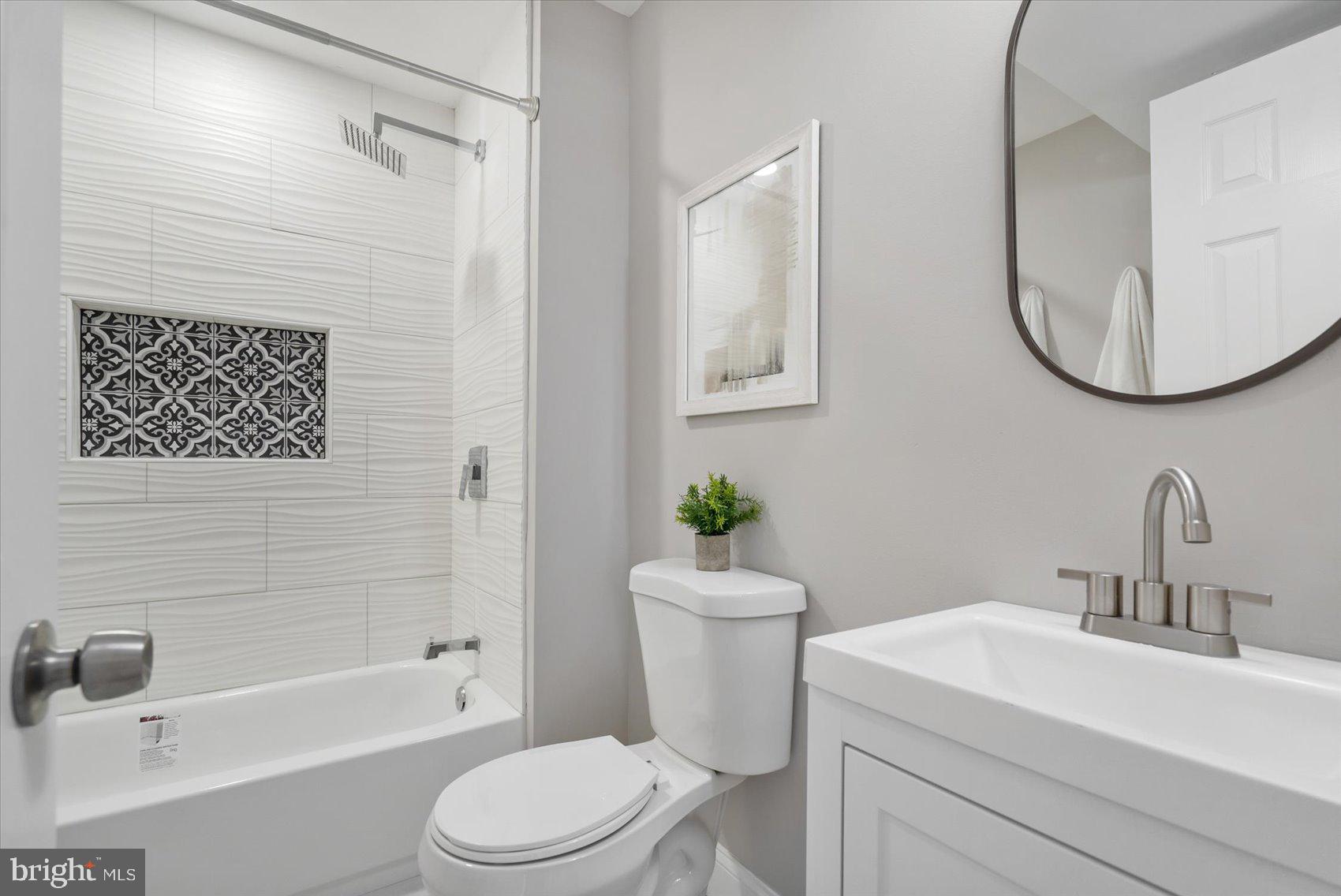 302 Sassafras Road Baltimore, MD 21221 - Photo 19 of 42 Main Floor Bathroom