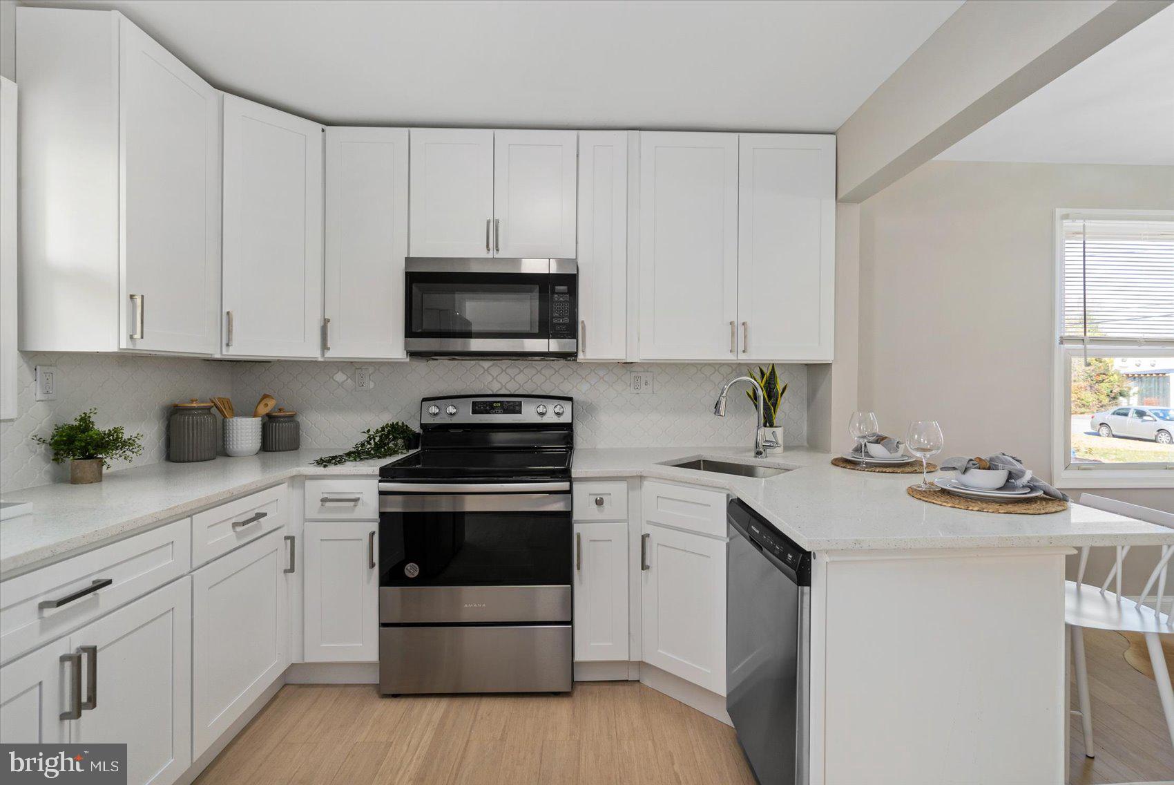 302 Sassafras Road Baltimore, MD 21221 - Photo 3 of 42