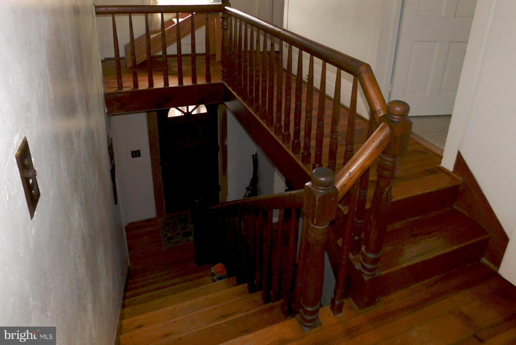 290 Howards Chapel Road Winchester, VA 22603 - Photo 14 of 30 Hardwood Staircase