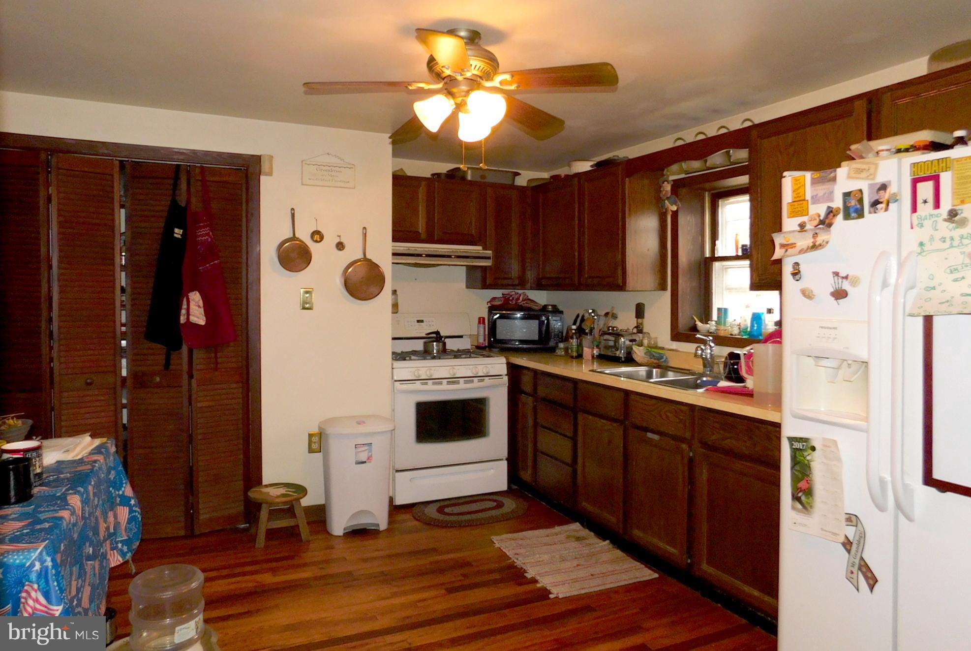 290 Howards Chapel Road Winchester, VA 22603 - Photo 9 of 30 Kitchen