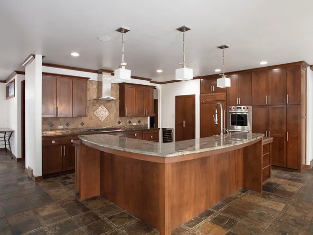 $1,250,000 | 1750 Limestone Trail, De Pere, WI 54115