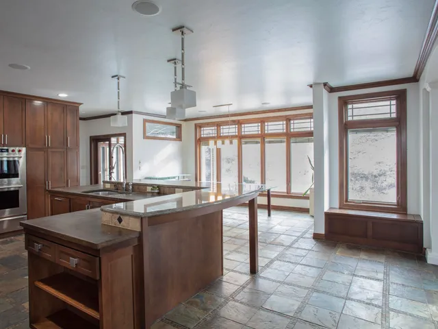 $1,250,000 | 1750 Limestone Trail, De Pere, WI 54115