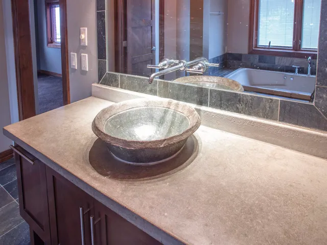 $1,250,000 | 1750 Limestone Trail, De Pere, WI 54115