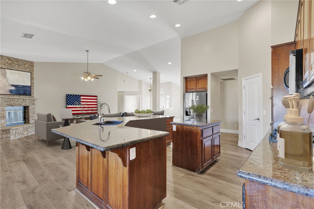 14305 Bochee Road Apple Valley, CA 92307 - Photo 11 of 44