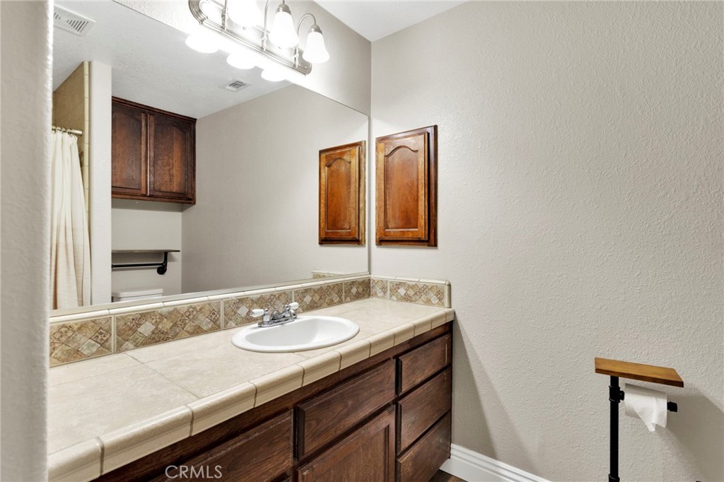 14305 Bochee Road Apple Valley, CA 92307 - Photo 21 of 44