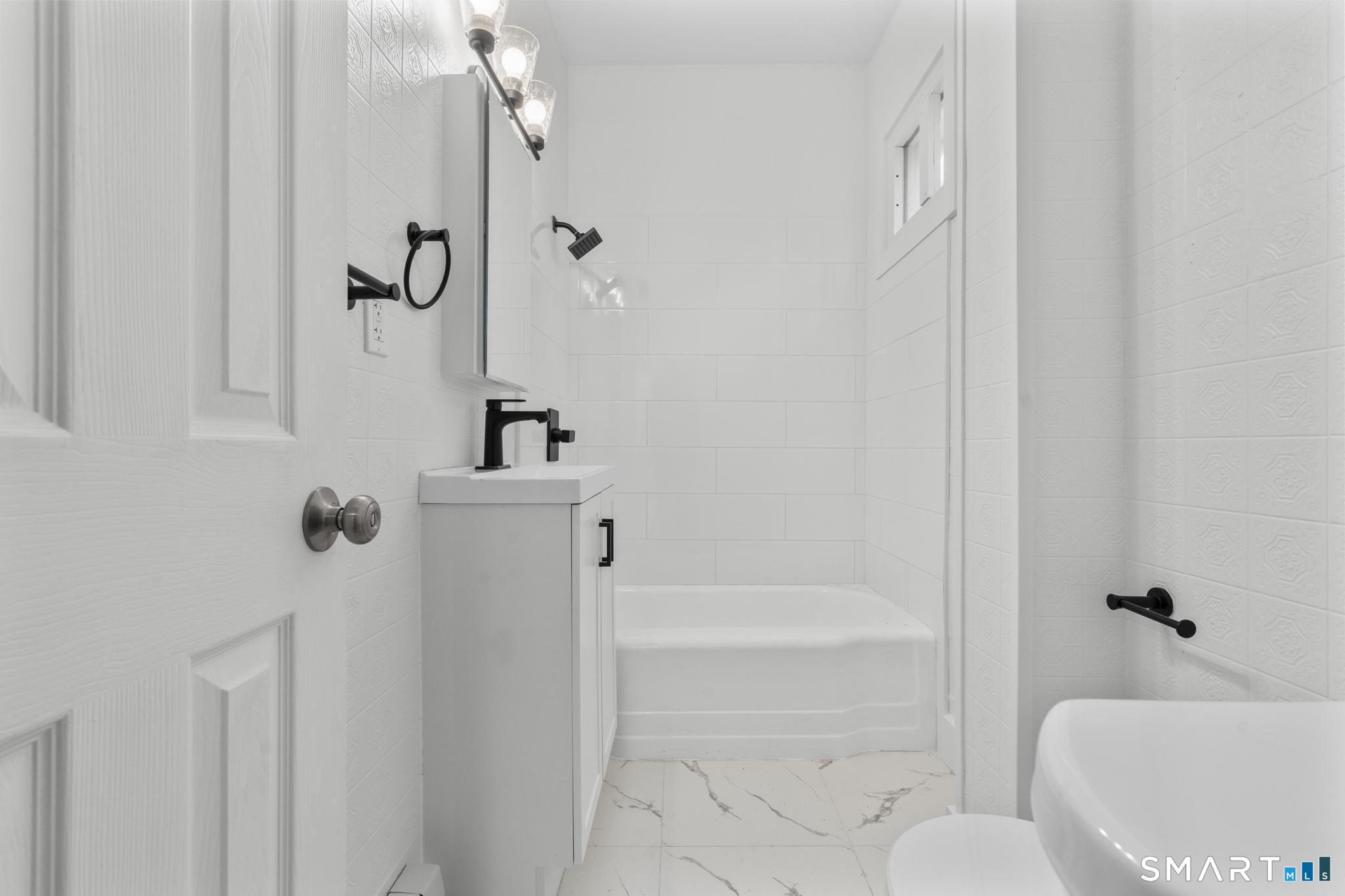 55 Lewis Avenue Meriden, CT 06451 - Photo 17 of 37