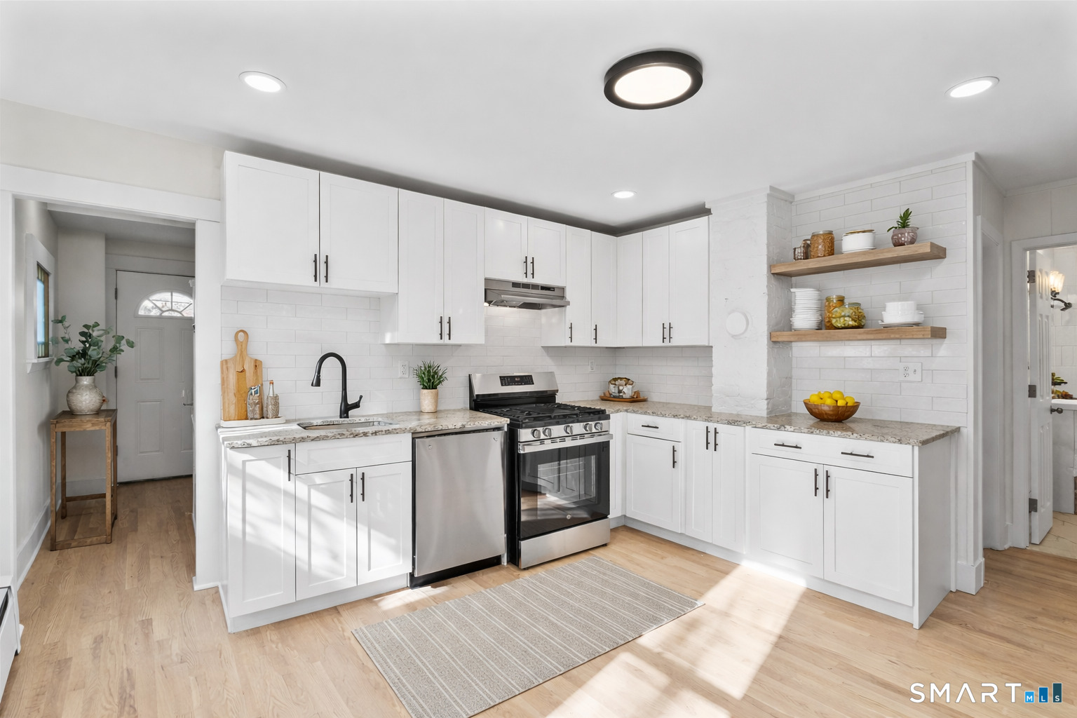 55 Lewis Avenue Meriden, CT 06451 - Photo 4 of 37