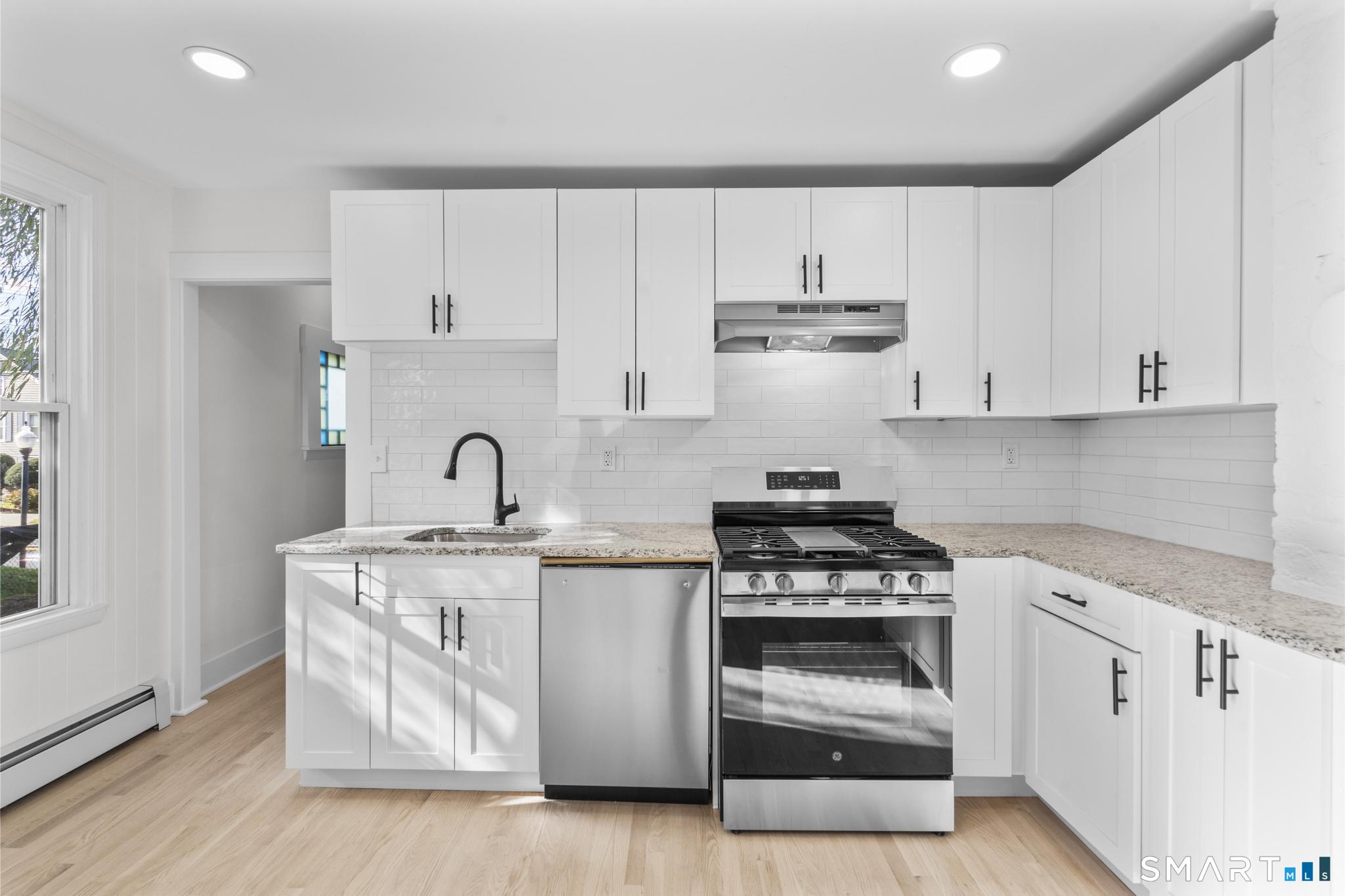 55 Lewis Avenue Meriden, CT 06451 - Photo 5 of 37