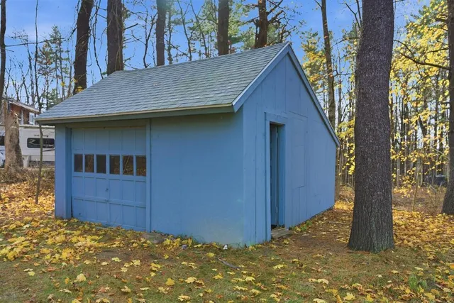 $657,000 | 5 Wentworth Drive, Newton, NH 03858