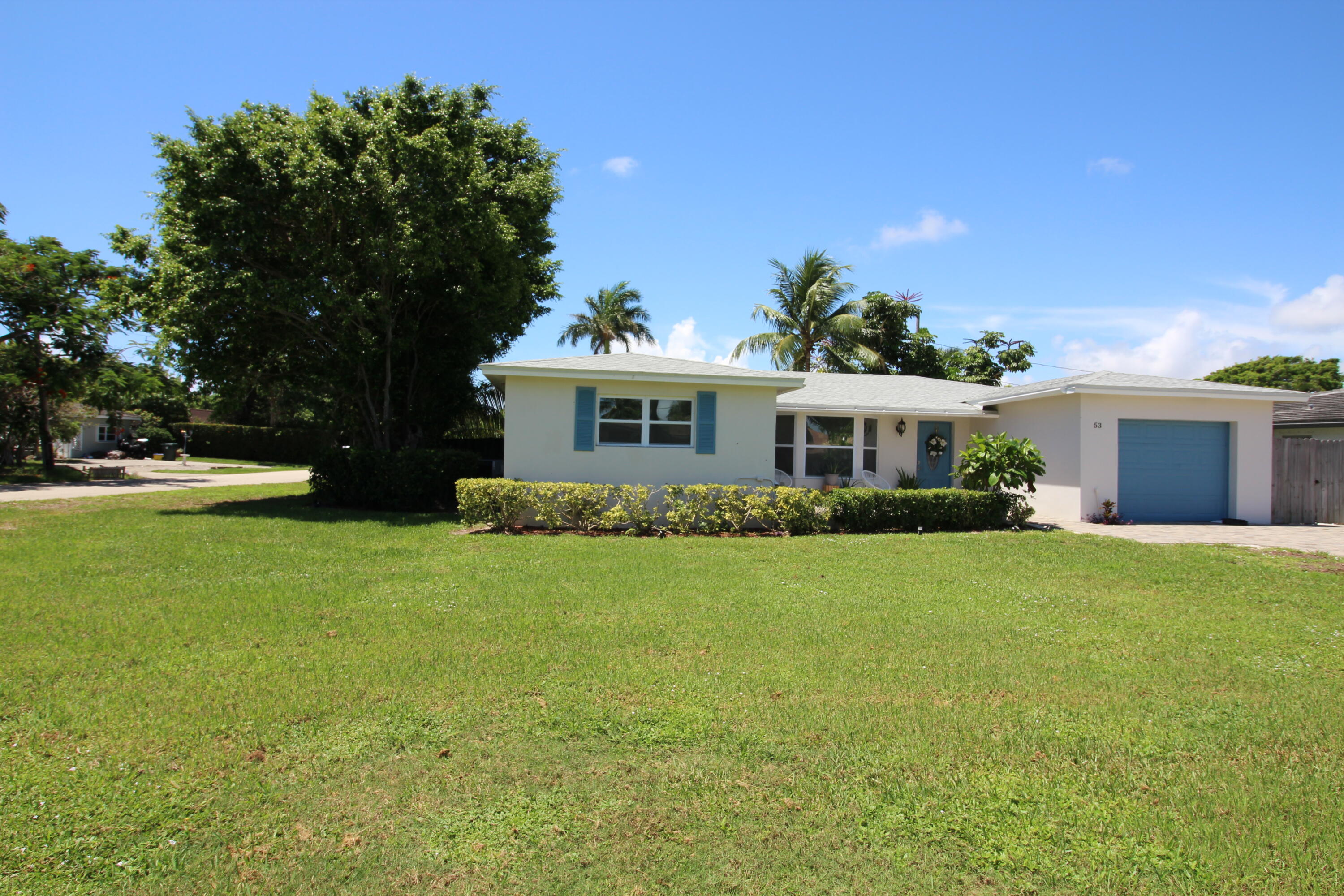 53 Palamino Circle Boca Raton, FL 33487 - Photo 4 of 35 IMG_2758