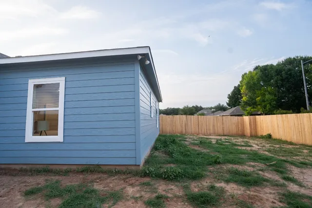 $353,500 | 306 String Prairie Way, Smithville, TX 78957