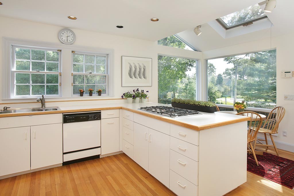 8 Arlington Road Brookline, MA 02467 - Photo 5 of 7