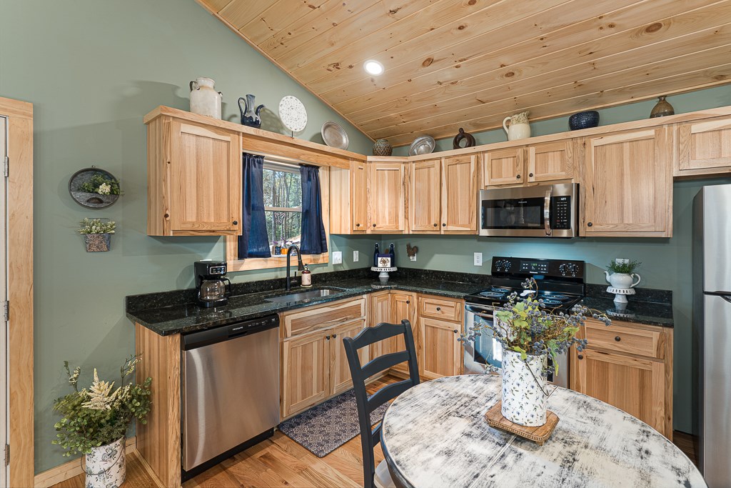 60 Deer Vly Lane Murphy, NC 28906 - Photo 11 of 37