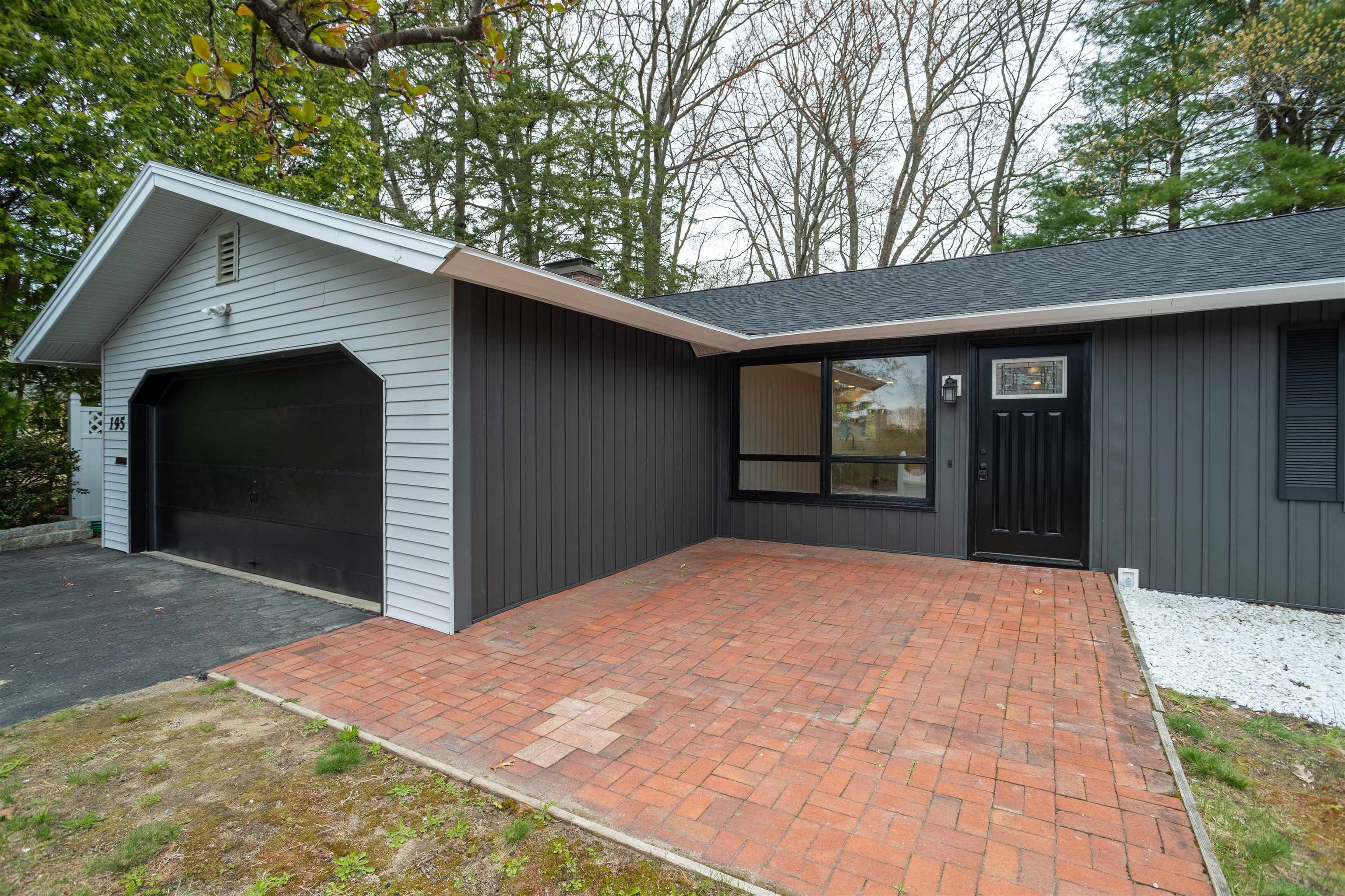 195 High Ridge Road Manchester, NH 03104 - Photo 3 of 40