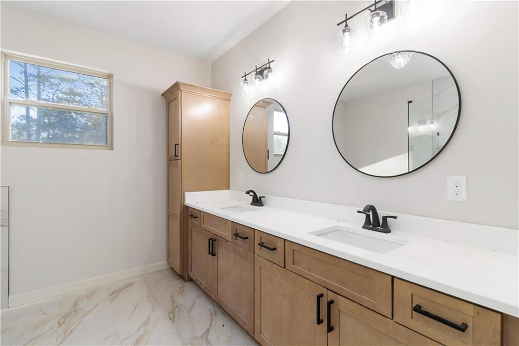 4485 Kent Road College Park, GA 30337 - Photo 11 of 20