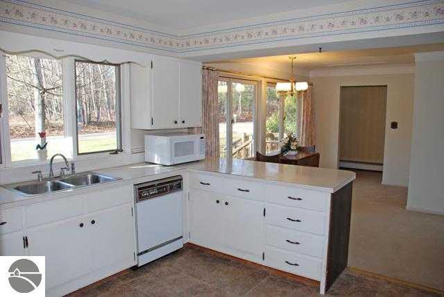 12456 Bluff Road Traverse City, MI 49686 - Photo 16 of 25 1741071-15.JPG