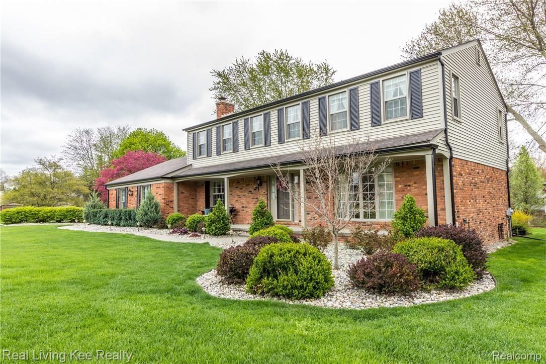 5101 Glengate Road Rochester, MI 48306 - Photo 3 of 59 2.jpg