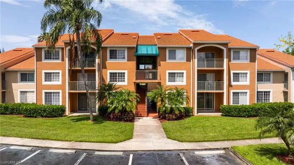 $1,900 | 1265 Wildwood Lakes Boulevard, Unit 106, Naples, FL 34104