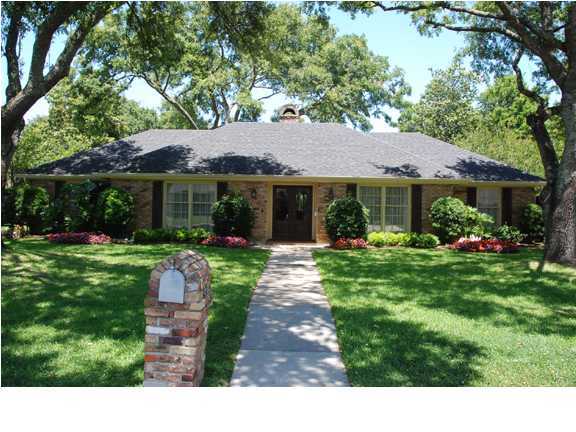 1205 Greenbriar Road Lafayette, LA 70503 - Photo 1 of 15 Primary Photo