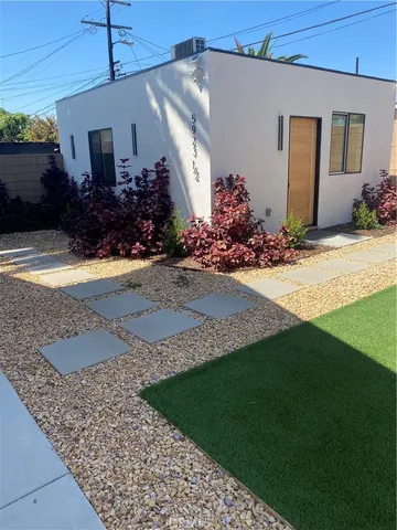 $1,800 | 5923 Haas Avenue, Unit 1/2, Los Angeles, CA 90047