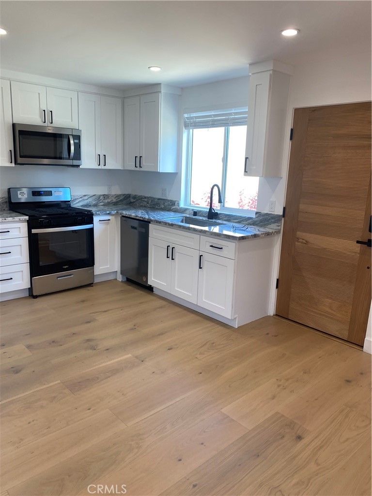 5923 Haas Avenue, Unit 1/2 Los Angeles, CA 90047 - Photo 3 of 6