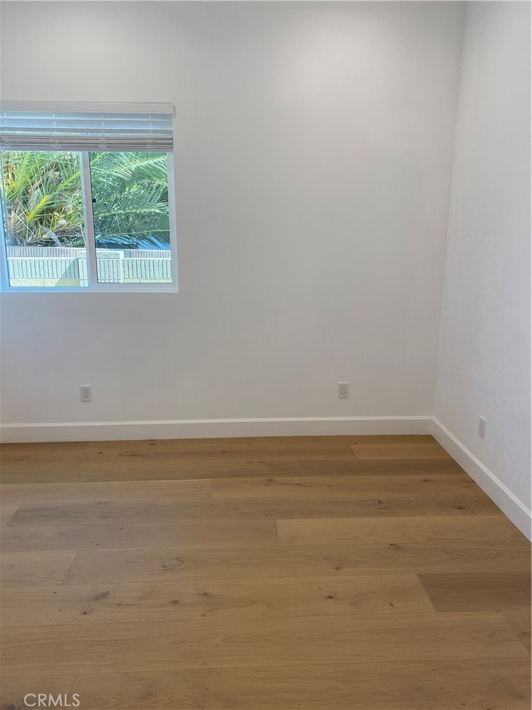 5923 Haas Avenue, Unit 1/2 Los Angeles, CA 90047 - Photo 6 of 6