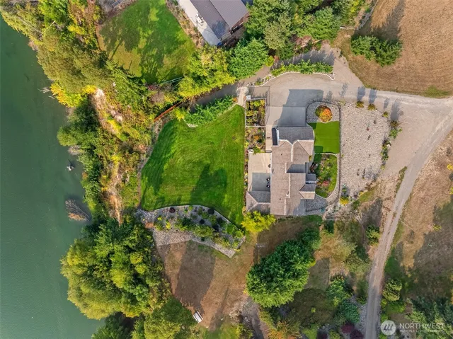 $1,369,000 | 460 East Stretch Island Road South, Grapeview, WA 98546