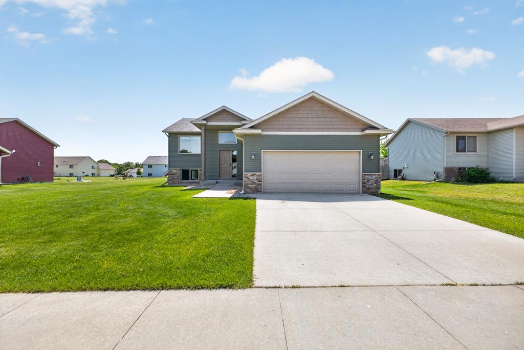 4024 Stone Point Drive Northeast Rochester, MN 55906 - Photo 2 of 38