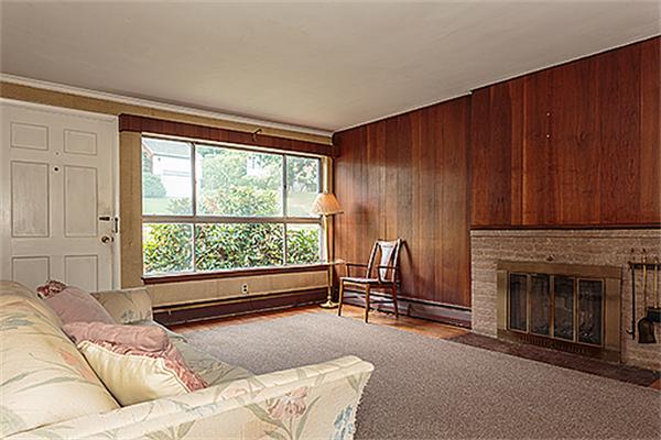 202 Temple Road Waltham, MA 02452 - Photo 4 of 14 Gallery Image 4