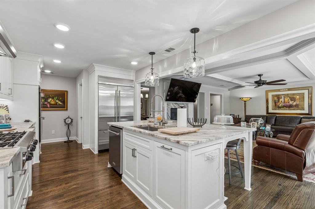 5712 Ridgetown Circle Dallas, TX 75230 - Photo 10 of 28 Gallery Image 10