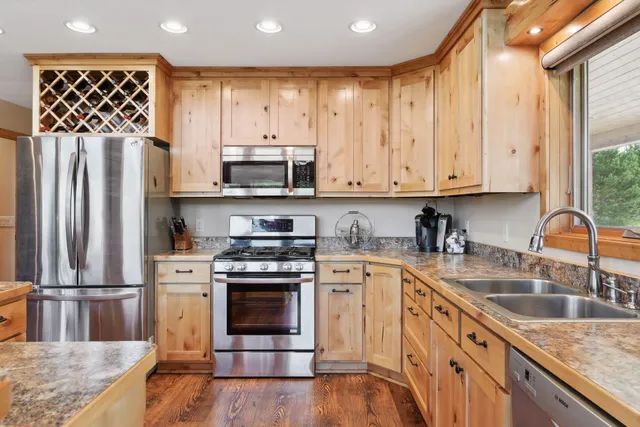 $2,900,000 | 28549 305th Place, Aitkin, MN 56431