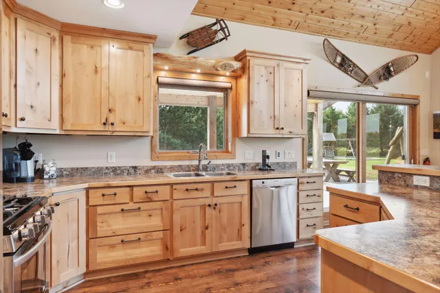 $2,900,000 | 28549 305th Place, Aitkin, MN 56431