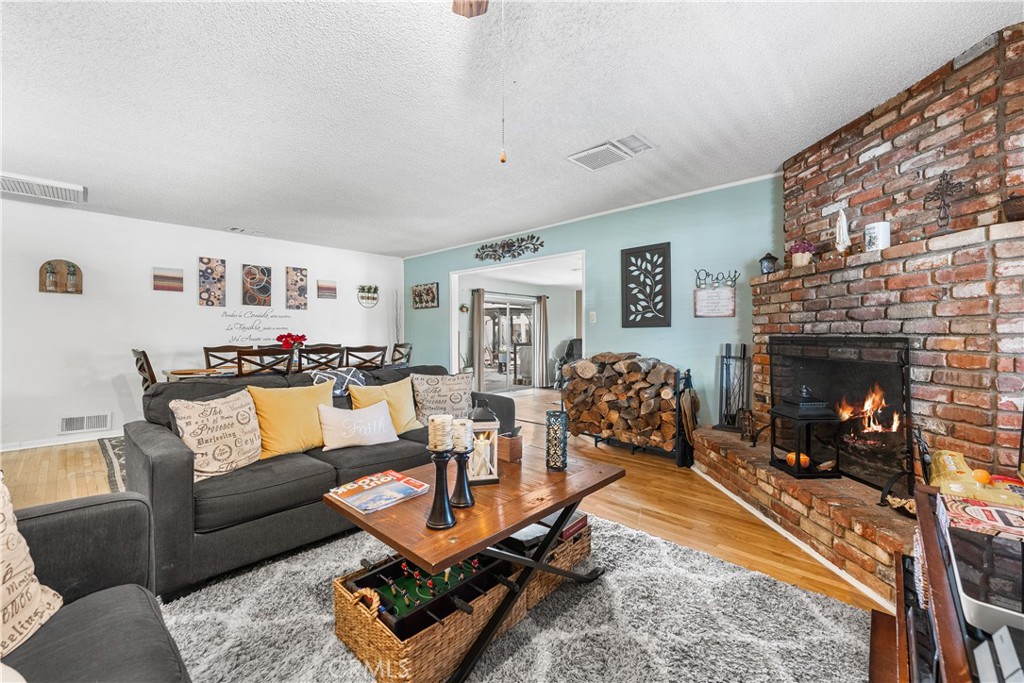 45428 13th Street West Lancaster, CA 93534 - Photo 6 of 44