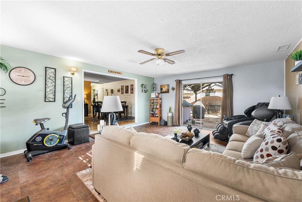 45428 13th Street West Lancaster, CA 93534 - Photo 9 of 44