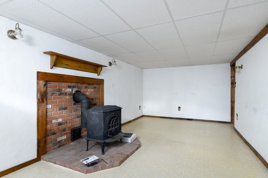 224 Podunk Road Sturbridge, MA 01566 - Photo 23 of 26 a view of workspace with couch