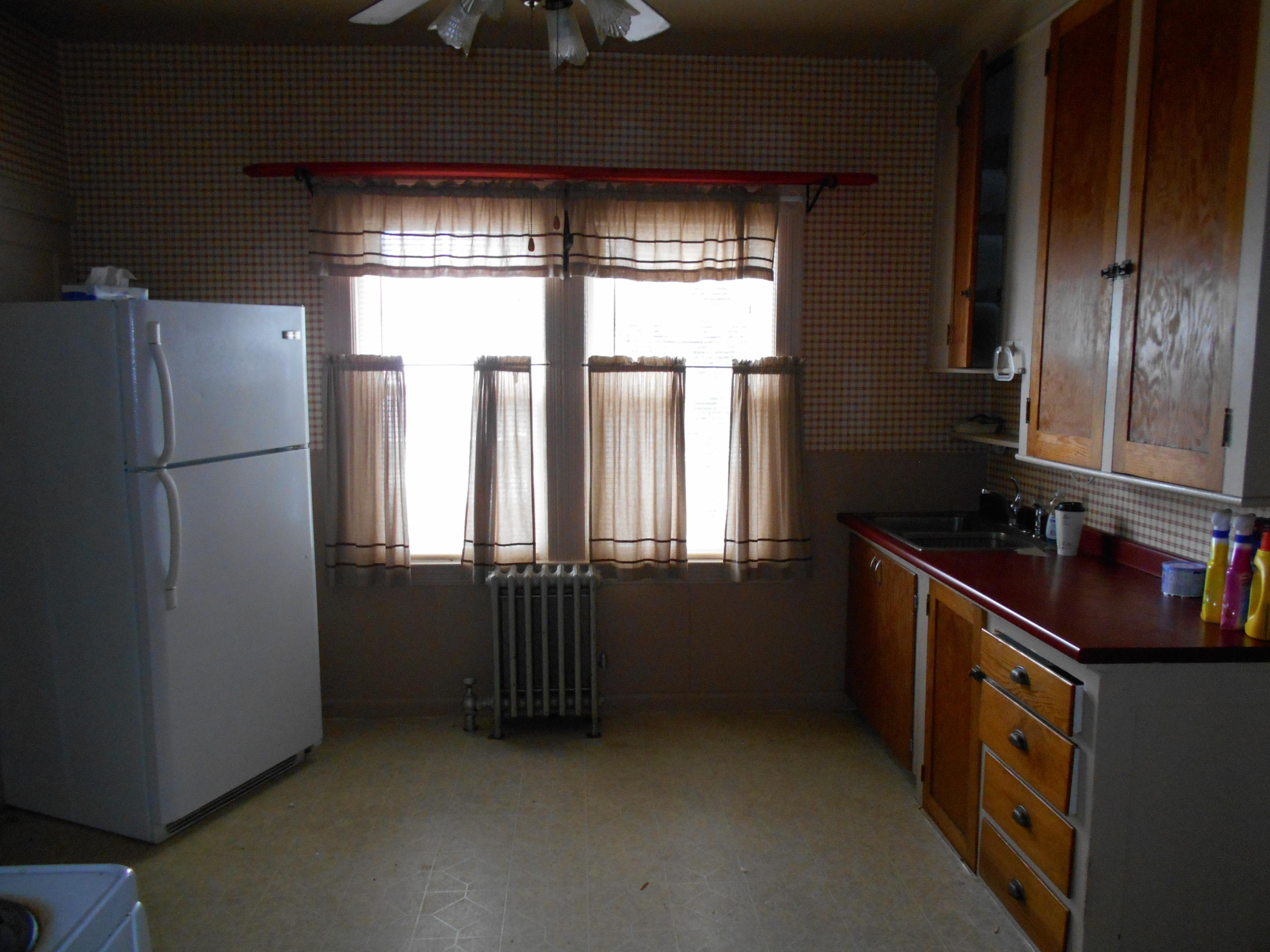121 Poplar Street Millinocket, ME 04462 - Photo 7 of 24 DSCN4036