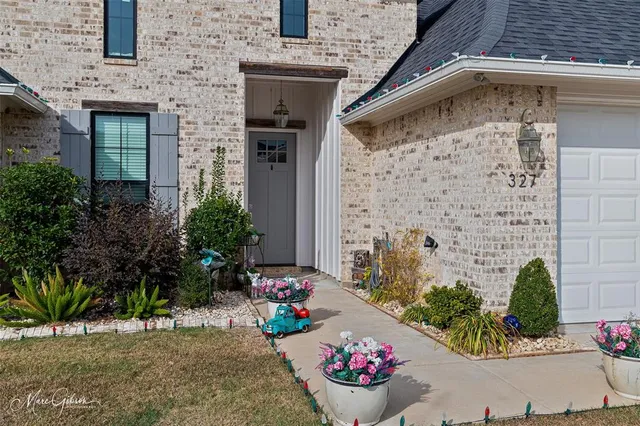 $395,000 | 327 Newport Lane, Benton, LA 71006