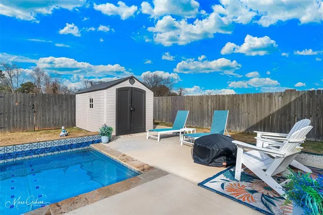 $395,000 | 327 Newport Lane, Benton, LA 71006