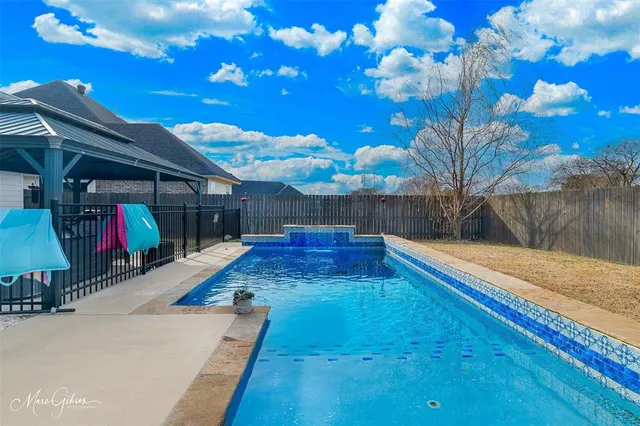 $395,000 | 327 Newport Lane, Benton, LA 71006