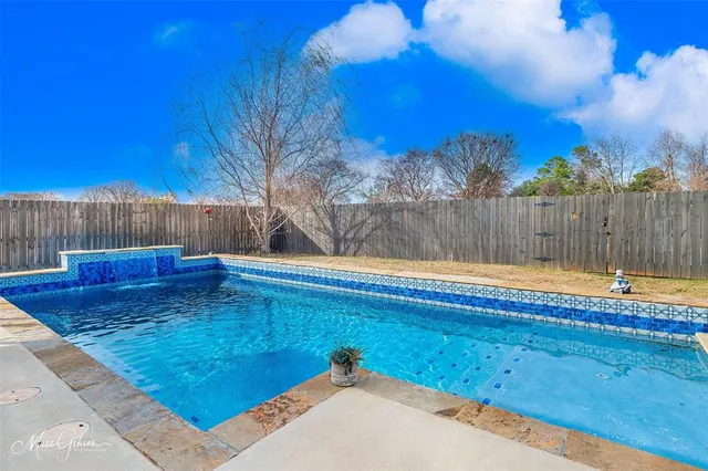 $395,000 | 327 Newport Lane, Benton, LA 71006